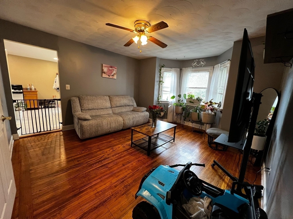 Property Photo:  563 Lynn - St  MA 02148 