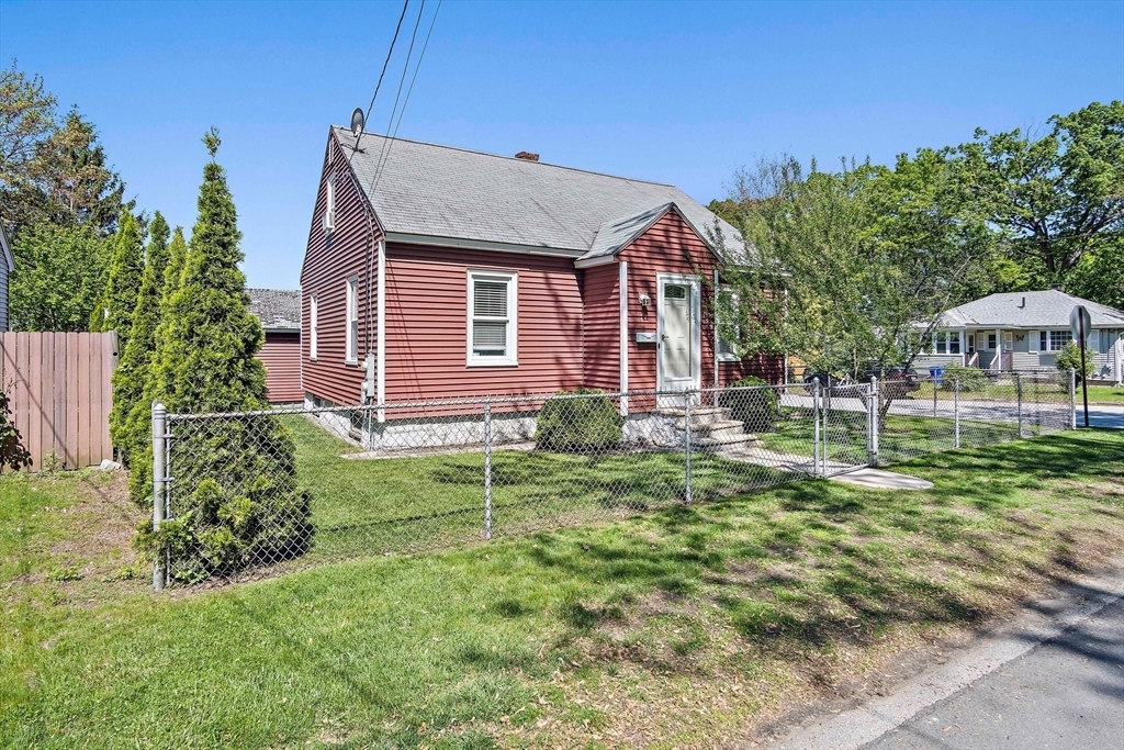 Property Photo: 159 S Lincoln St NH 03103