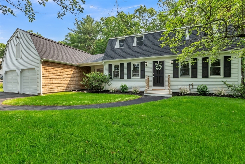 Property Photo:  1008 Lincolnshire Dr  MA 02760 