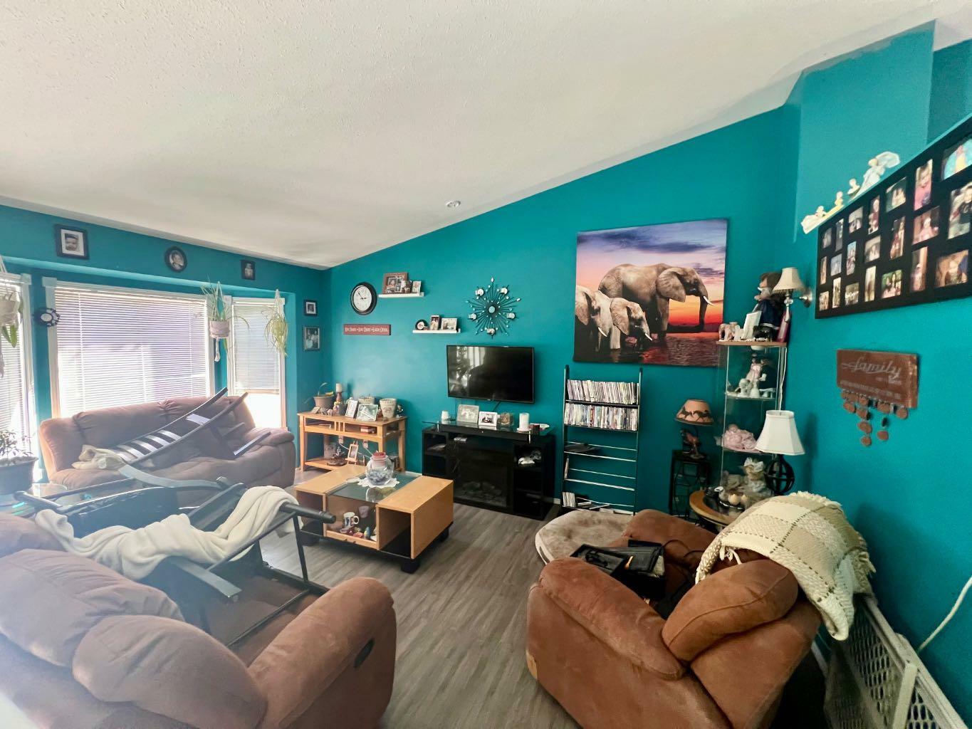 Property Photo:  117 Lamont Close  AB T4R 2R6 