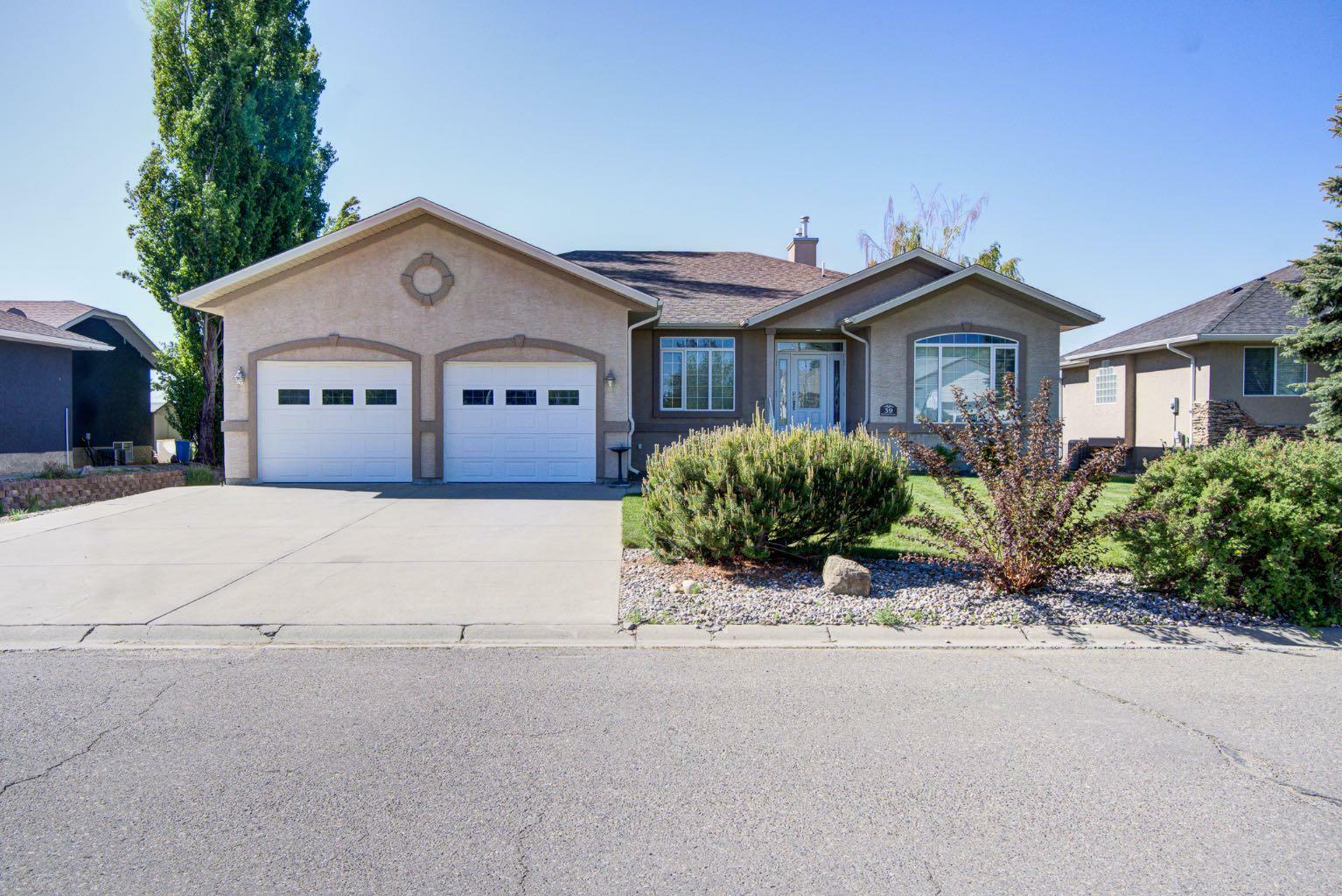 39 Westlynn Drive  Claresholm AB T0L 0T0 photo
