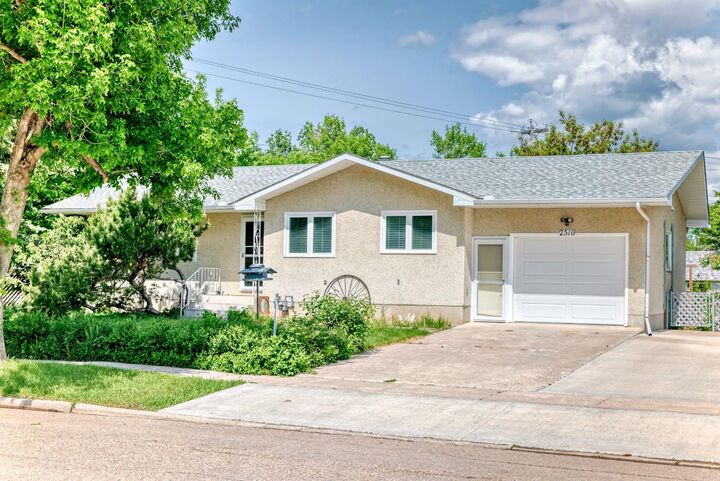 2516 20 Street  Nanton AB T0L 1R0 photo
