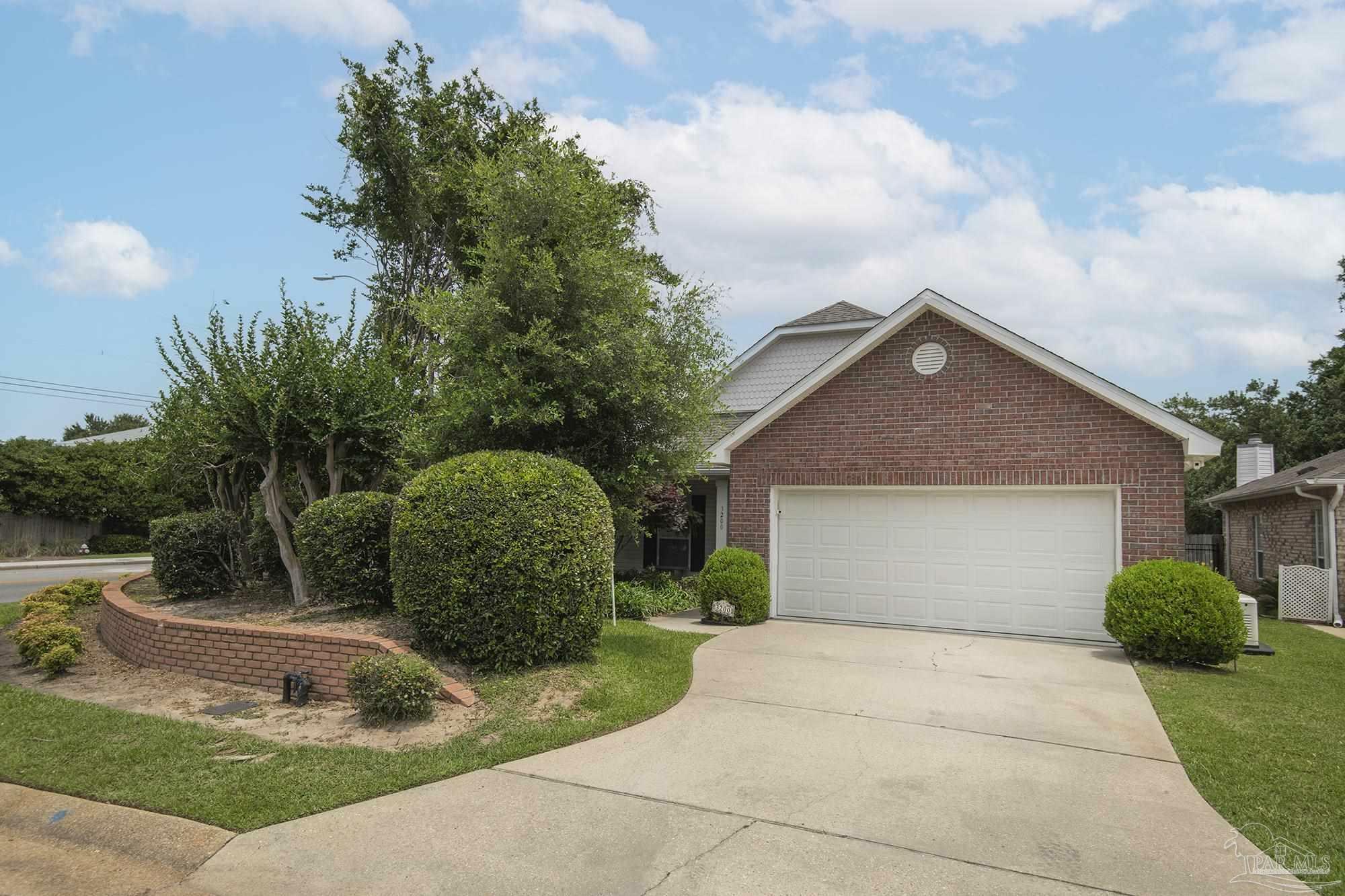 Property Photo: 3200 Silverleaf Dr FL 32504