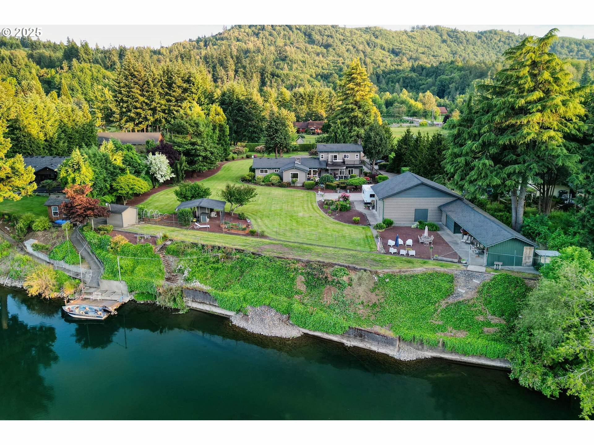 Property Photo: 42307 NW 24th Ave WA 98674