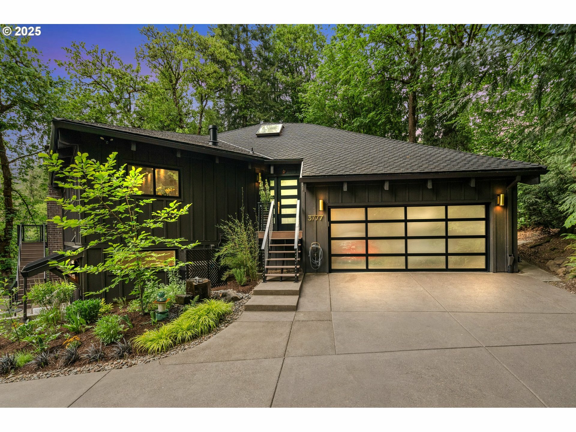 Property Photo:  3777 Parkwood Way  OR 97068 