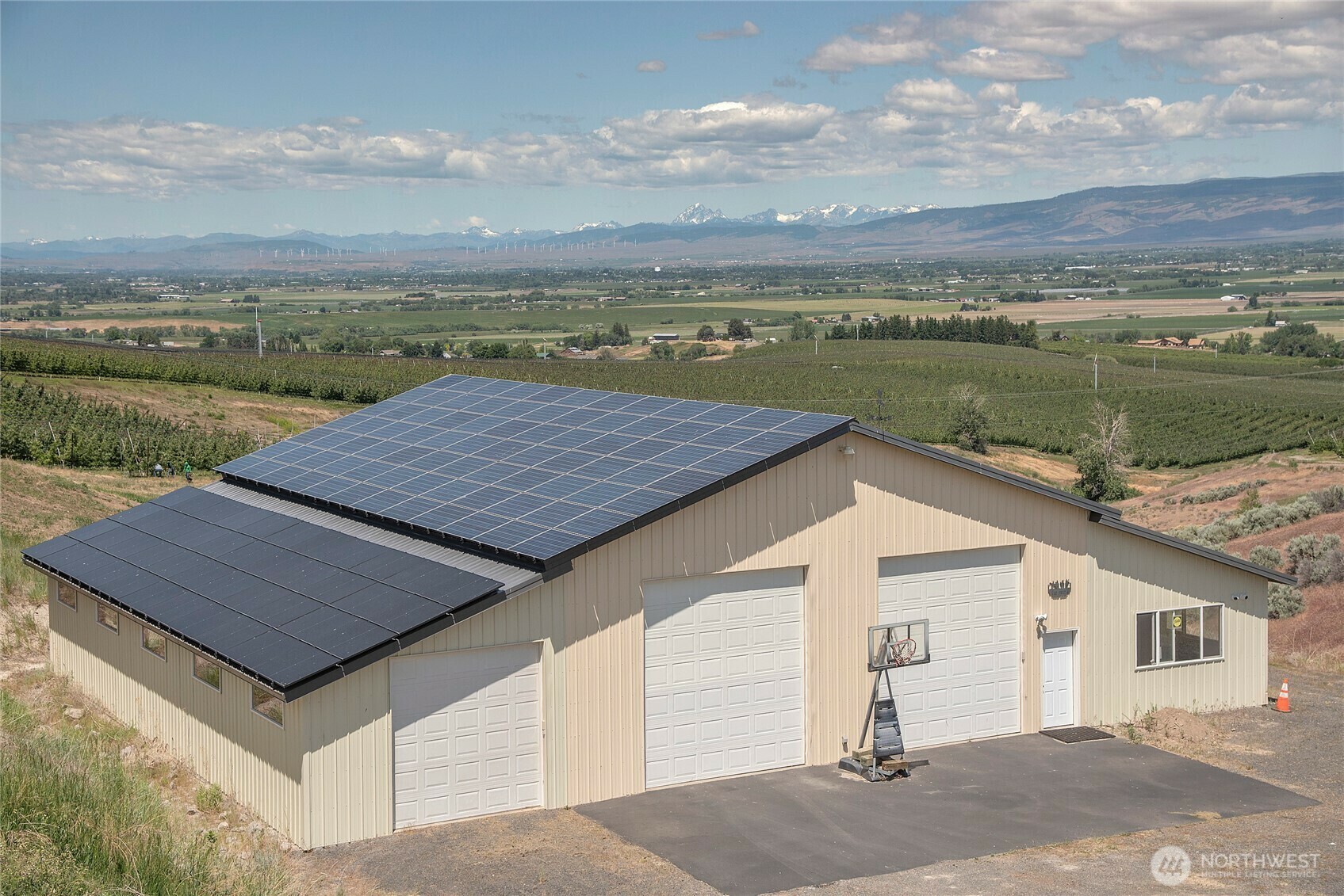 Property Photo: 1677 Dodge Road WA 98926
