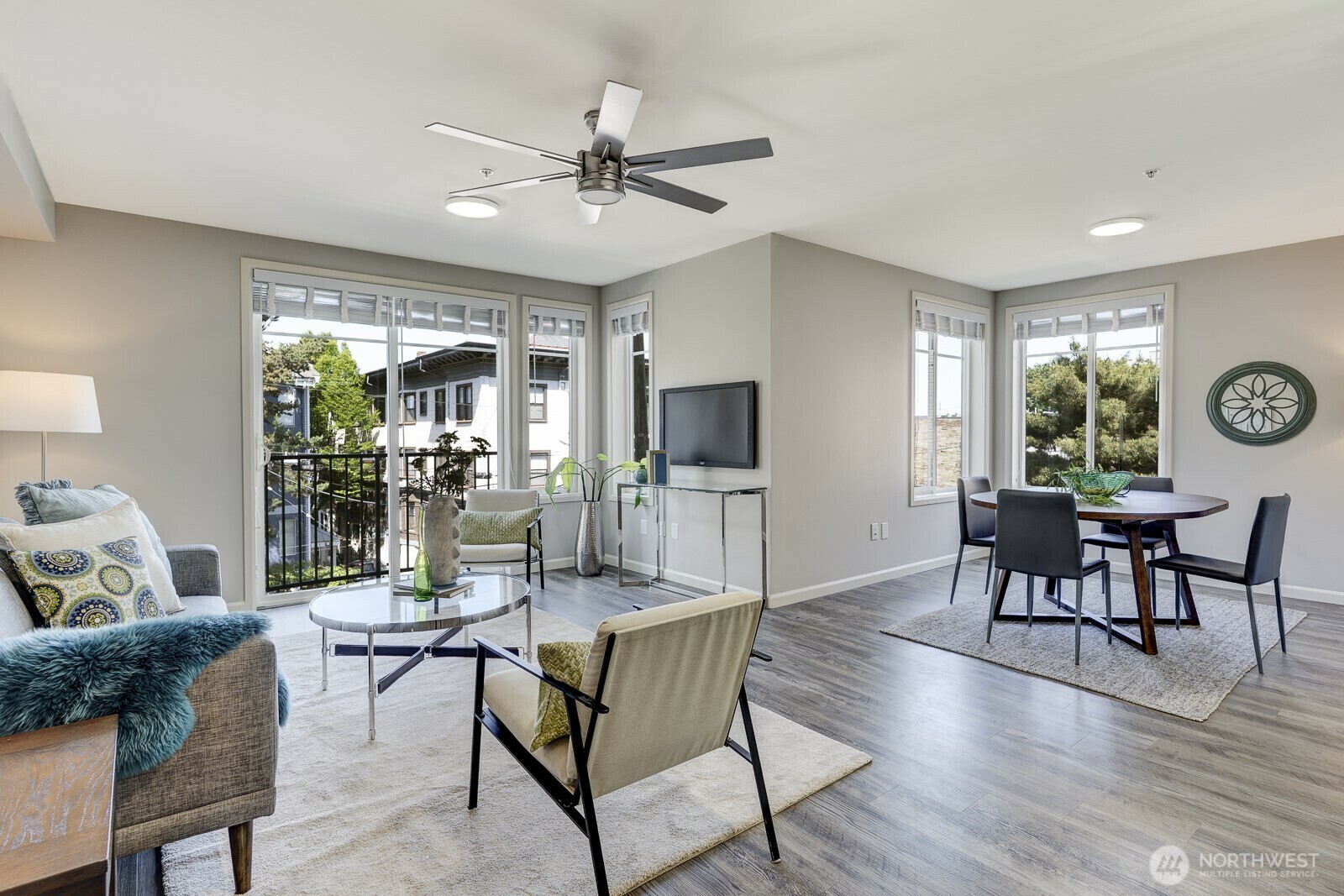 Property Photo: 124 Bellevue Avenue E 305 WA 98102