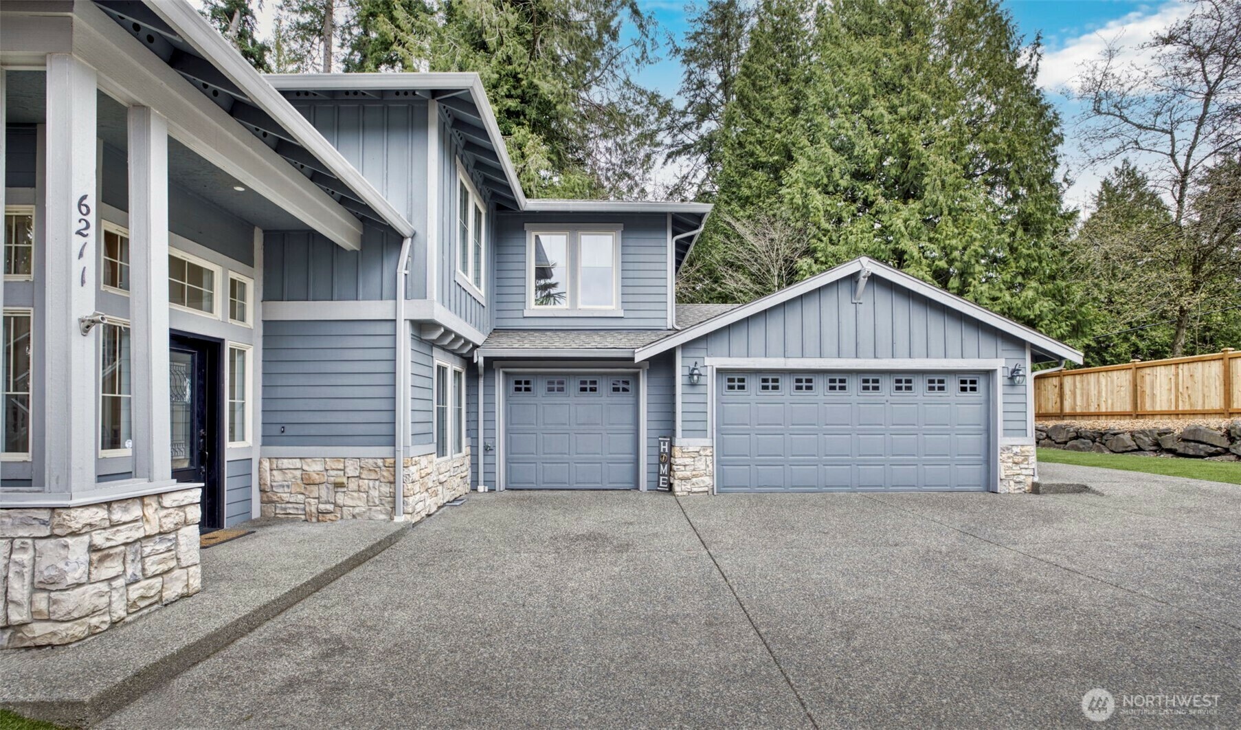Property Photo: 6211 116th Avenue NE WA 98033