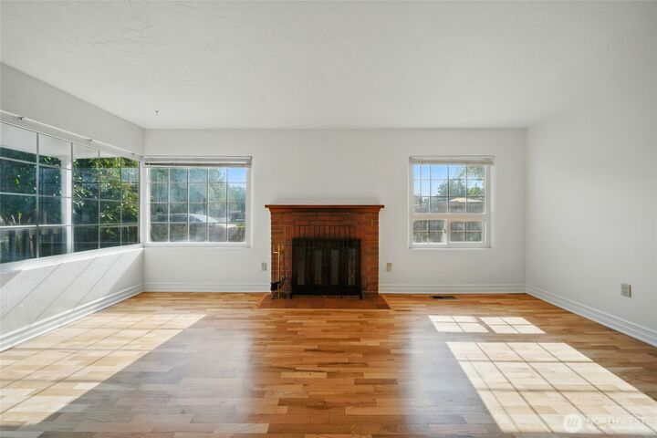 Property Photo: 418 SE 12th Street WA 99324