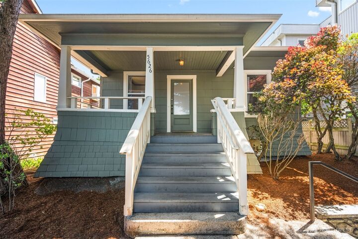5626  Roosevelt Way NE  Seattle WA 98105 photo