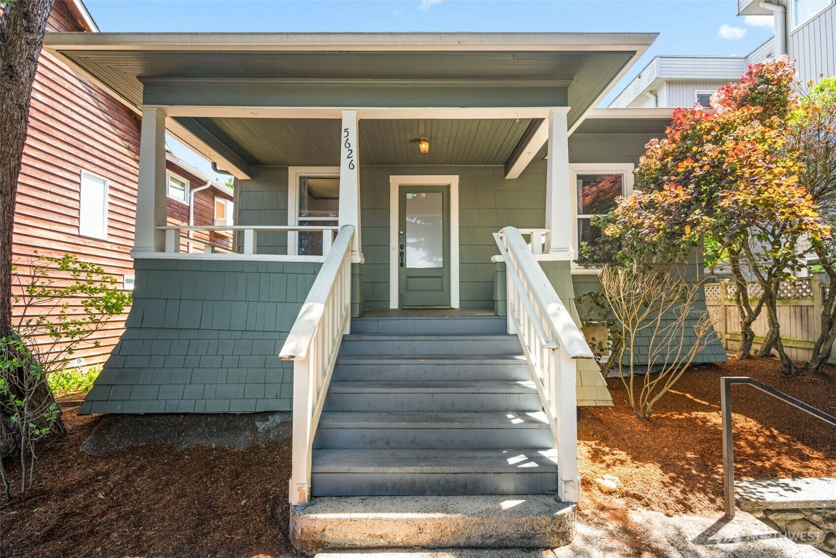 Property Photo: 5626 Roosevelt Way NE WA 98105