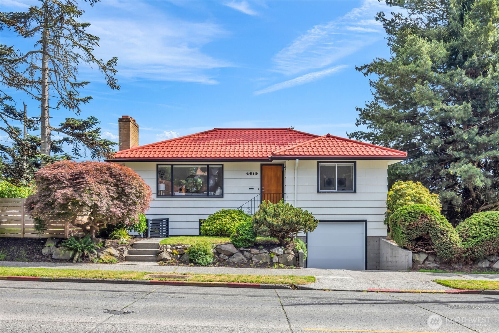 4619 SW Genesee Street  Seattle WA 98116 photo