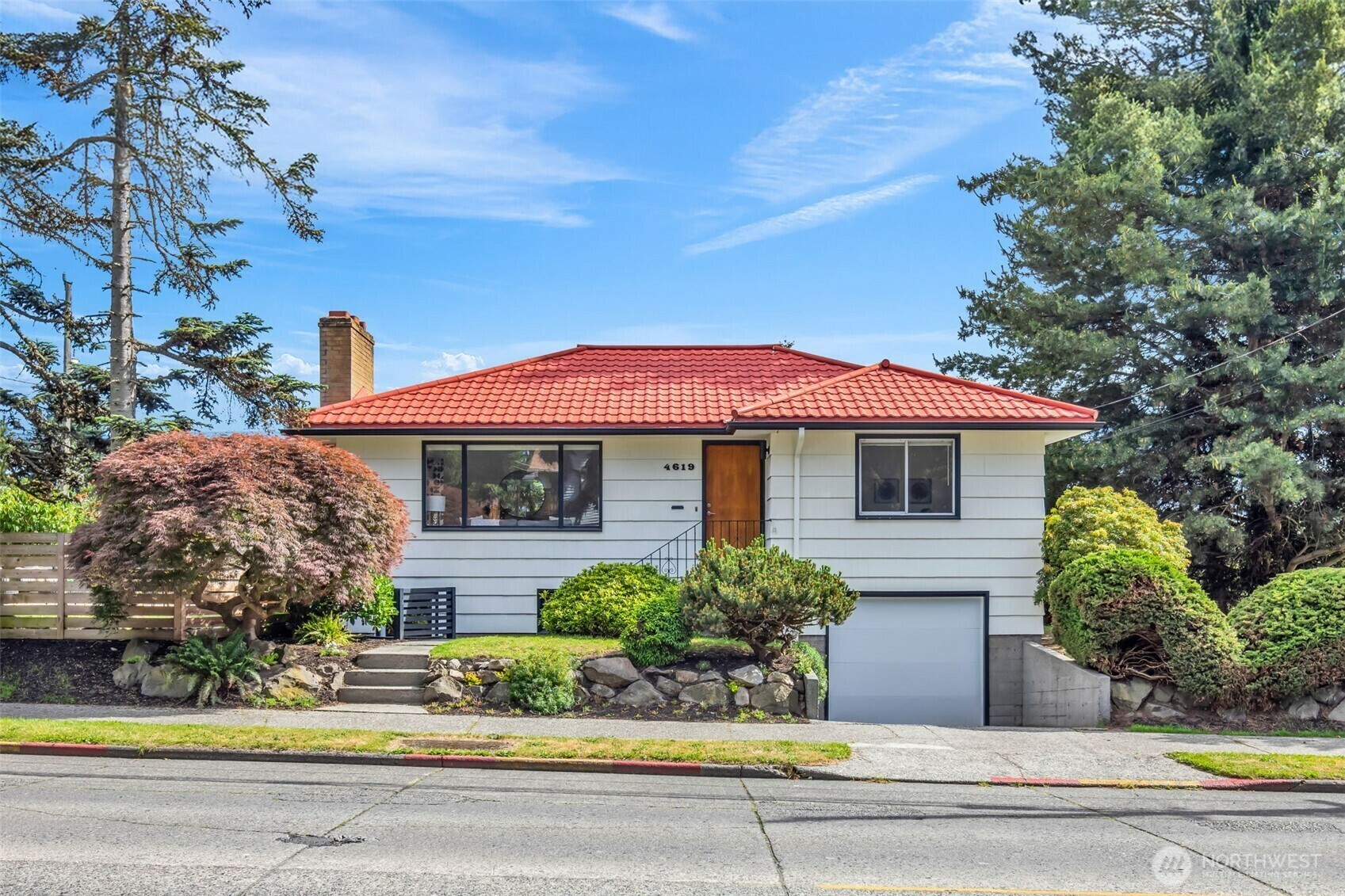 Property Photo: 4619 SW Genesee Street WA 98116