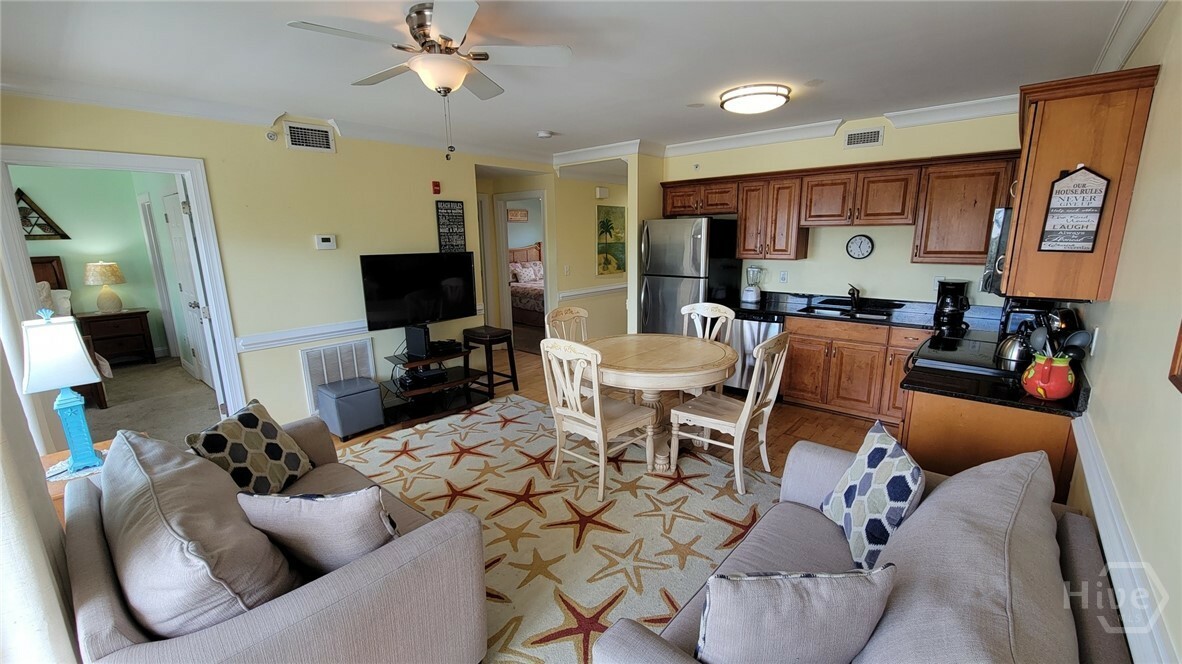 Property Photo:  18 Silver Avenue 4  GA 31328 