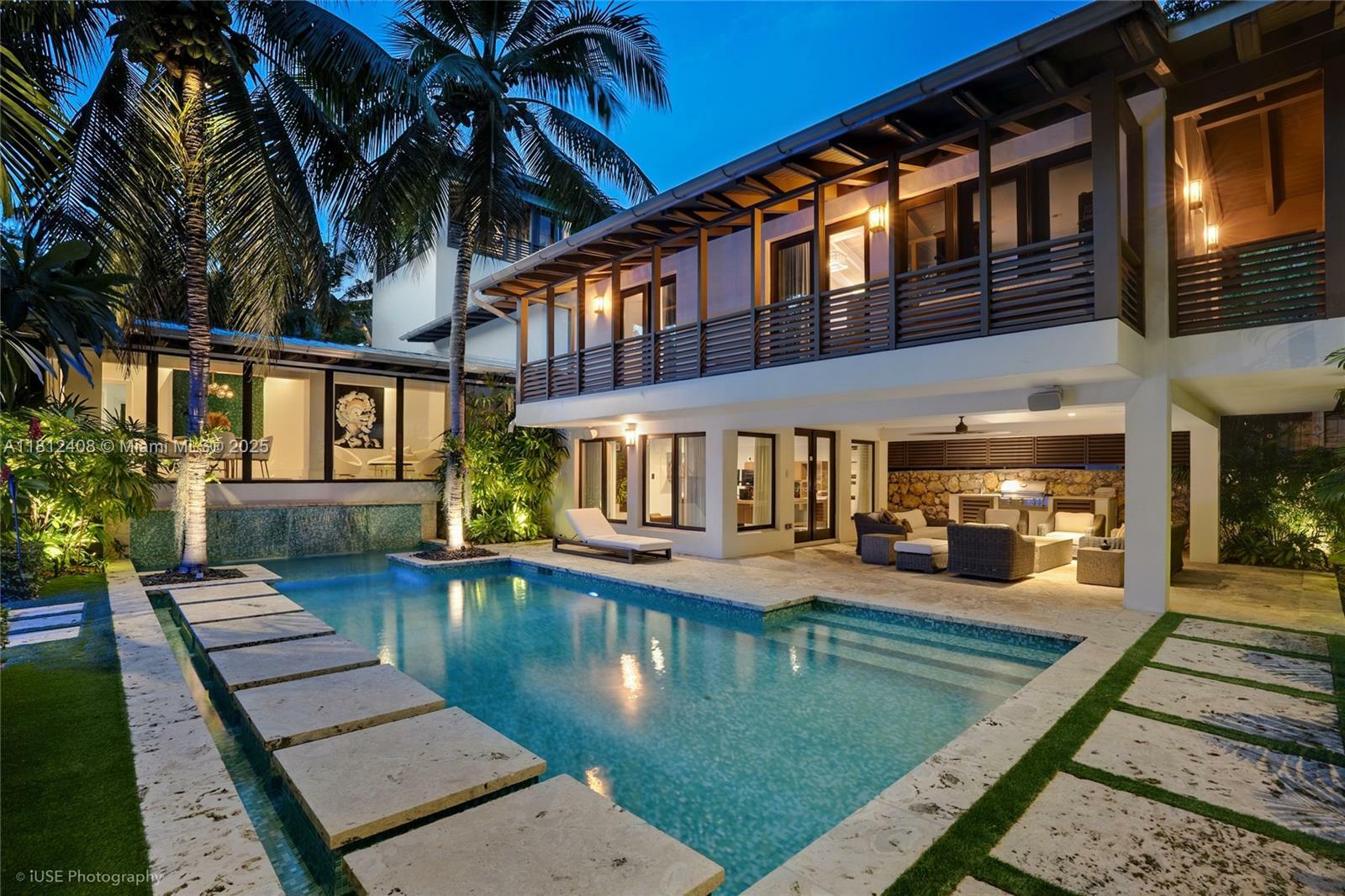Property Photo: 3571 N Prospect Dr FL 33133