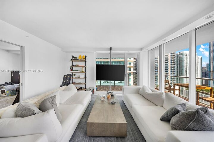 Property Photo:  1155 Brickell Bay Dr 3002  FL 33131 
