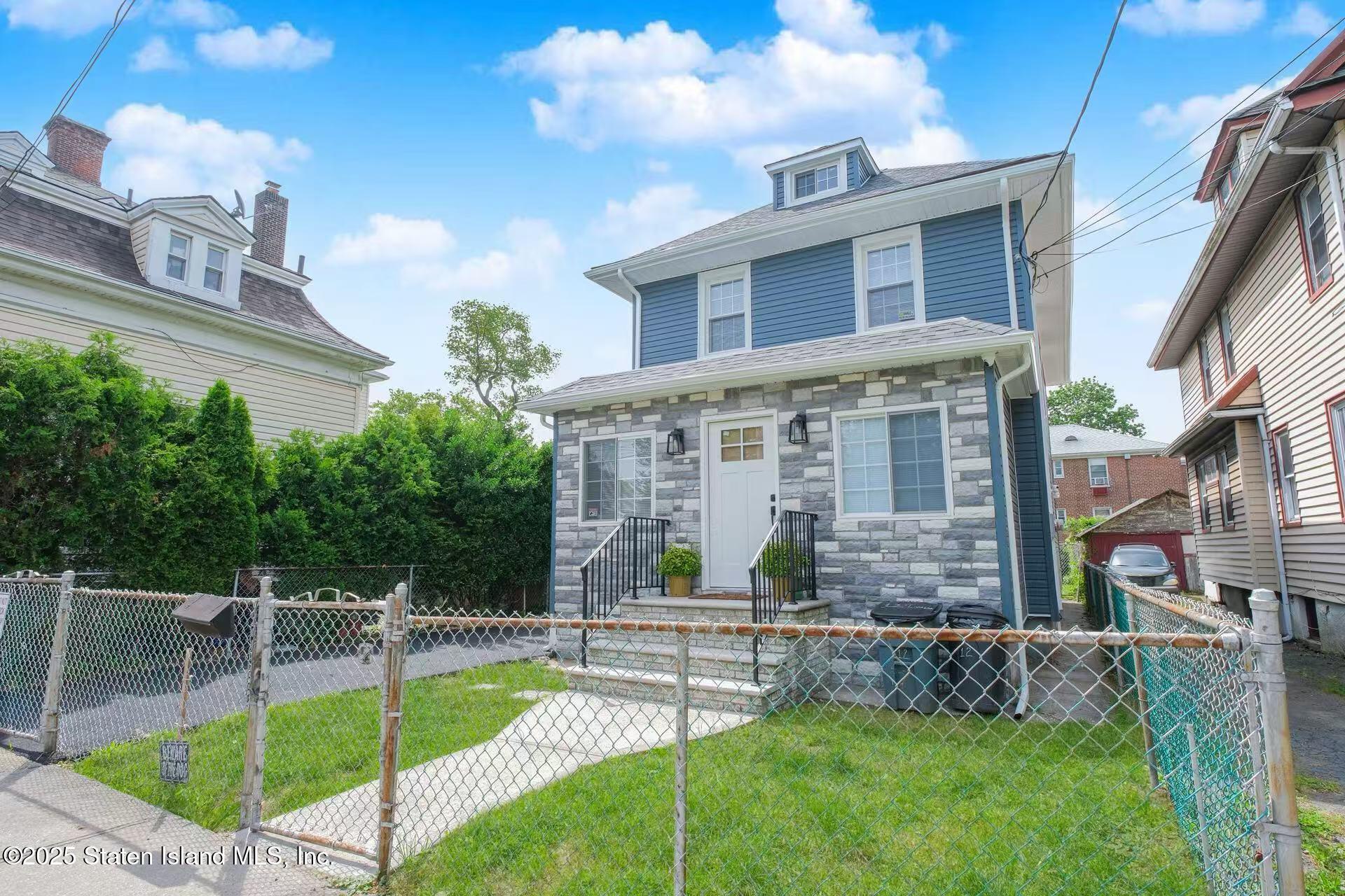 Property Photo: 12 Livingston Court NY 10310