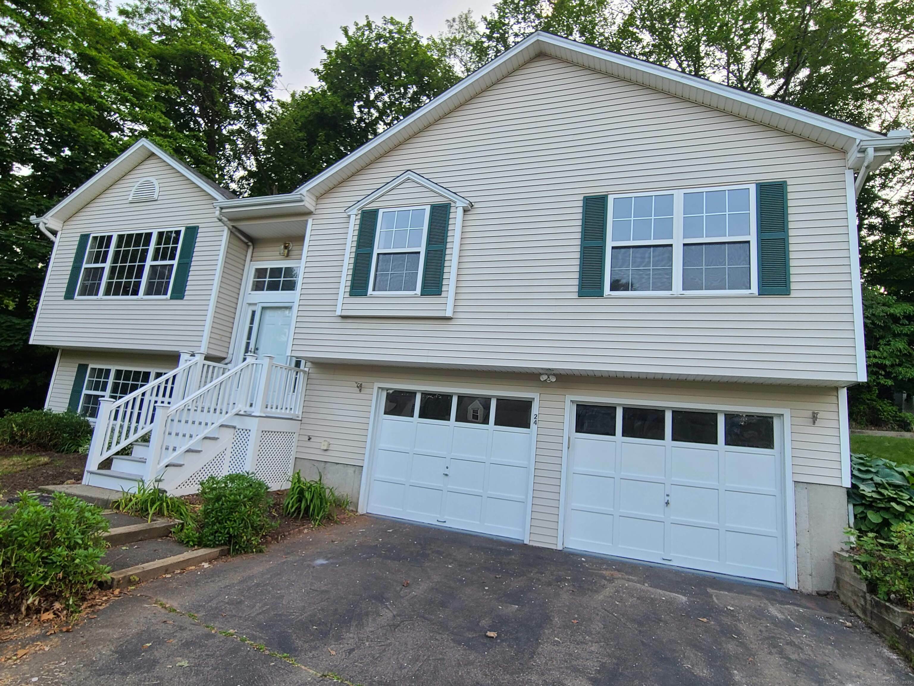 24 Wiscassett Avenue  Hamden CT 06518 photo