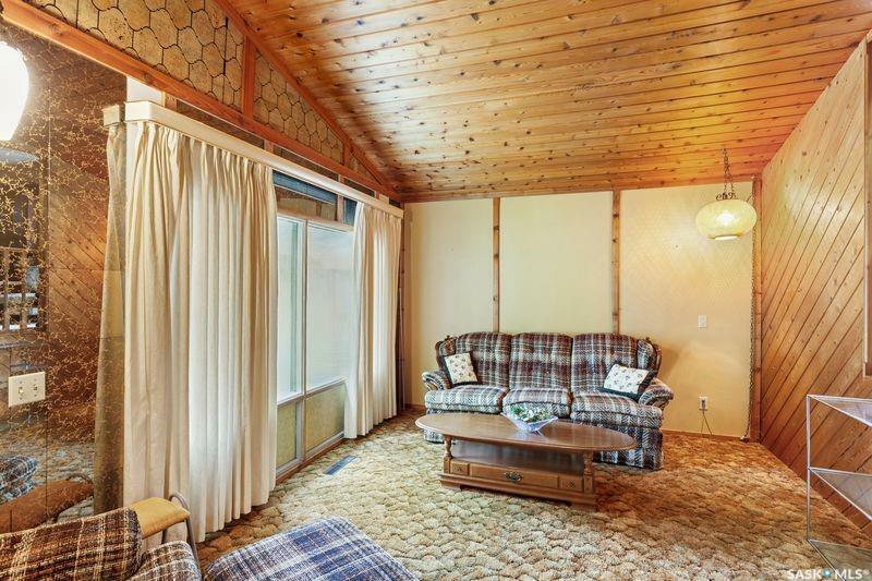 Property Photo:  2601 Melrose Avenue  SK S7J 0V7 
