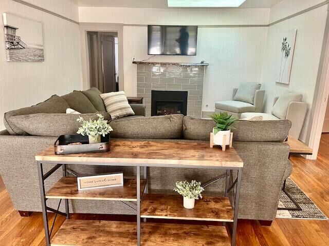 Property Photo:  526 W Myrtle Avenue  CA 93277