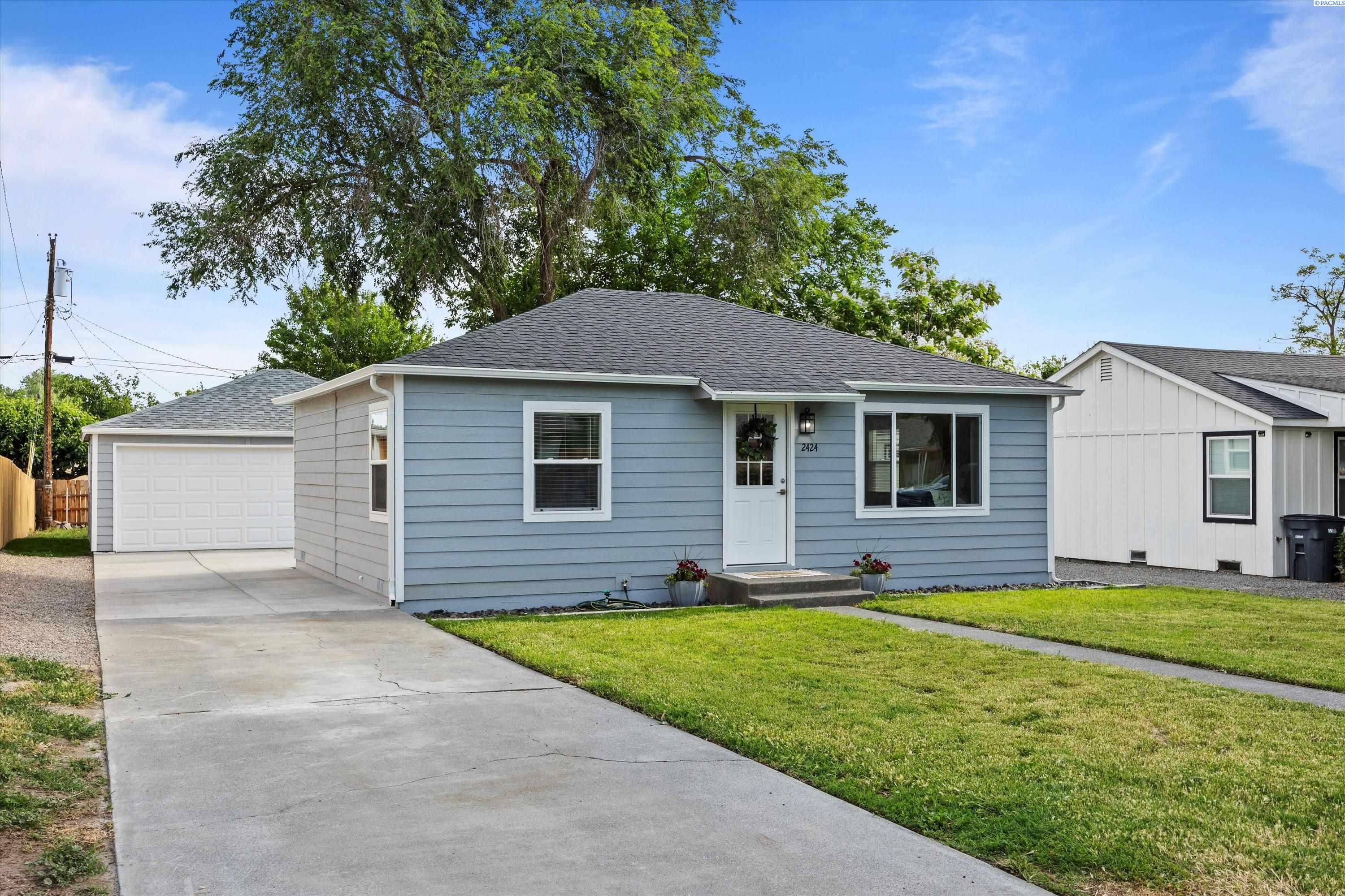 Property Photo: 2424 W 7th Avenue WA 99336