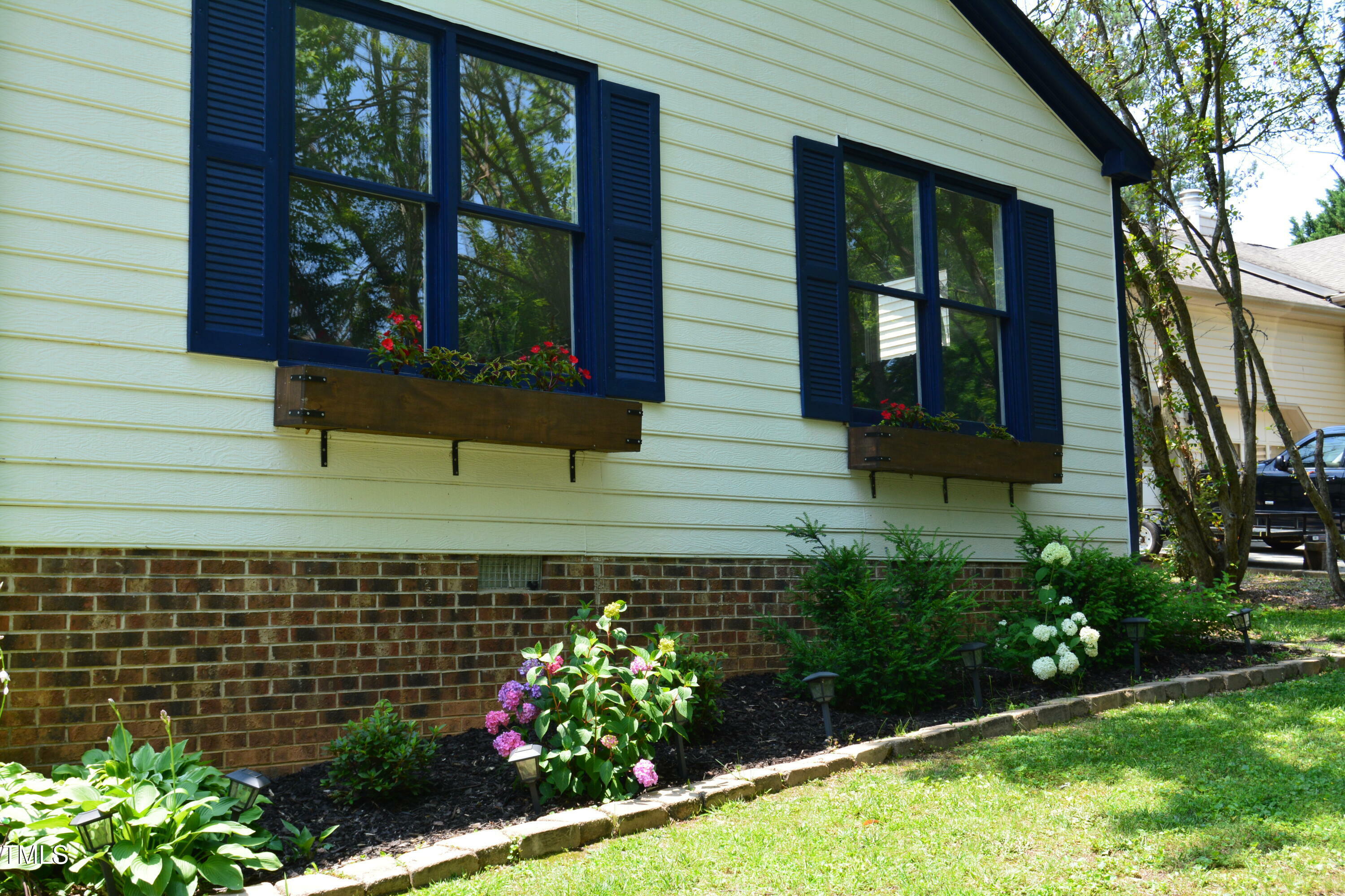 Property Photo: 5617 Groomsbridge Court NC 27612
