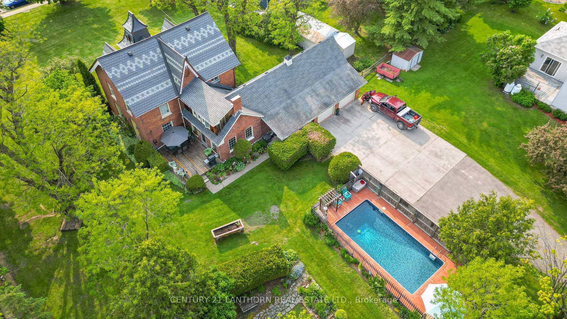 Property Photo: 27 Davidson Street ON K0K 2K0