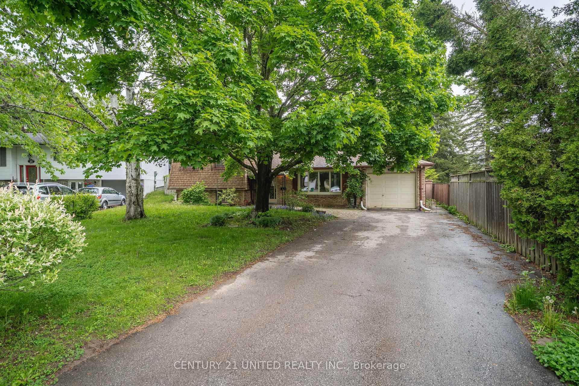 Property Photo: 38 Parkview Drive ON K9H 5M6