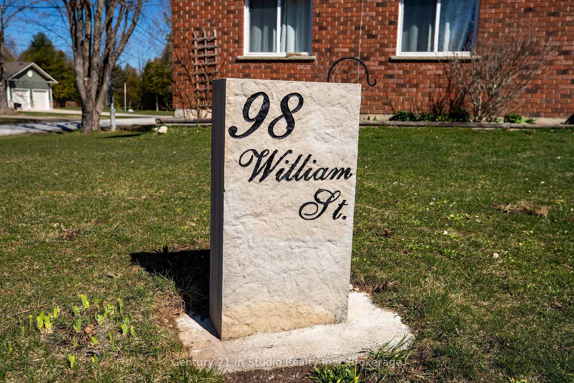 Property Photo: 98 William Street ON N0H 2T0