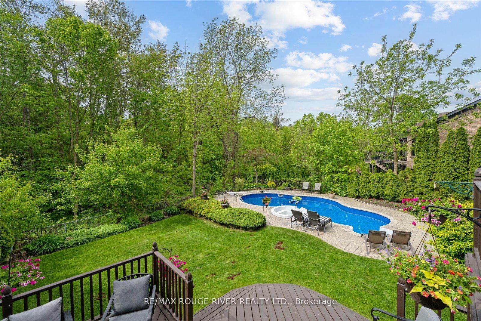 Property Photo: 885 Baylawn Drive ON L1X 2N7