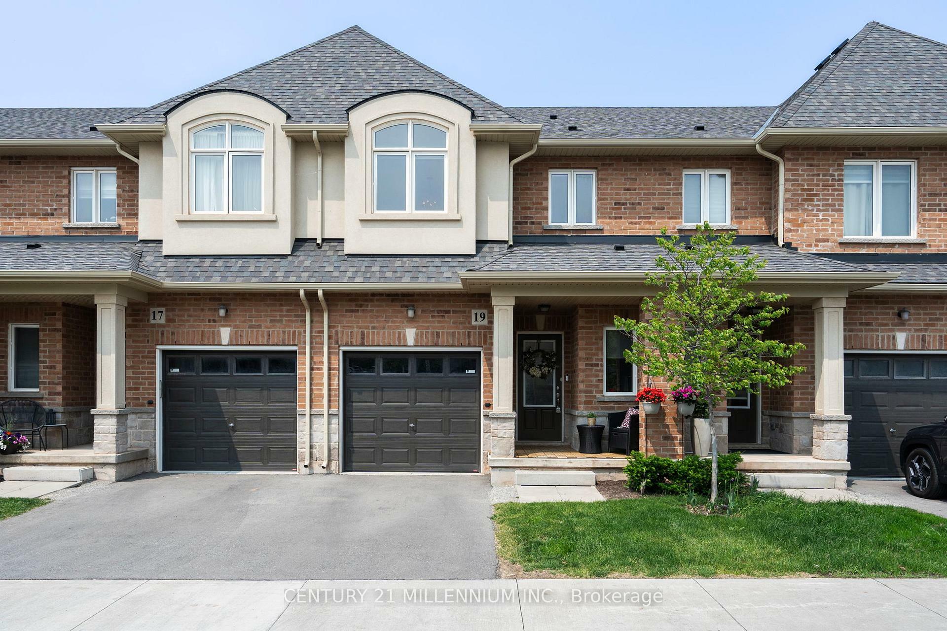 Property Photo: 19 Arietta Lane ON L8E 0K7