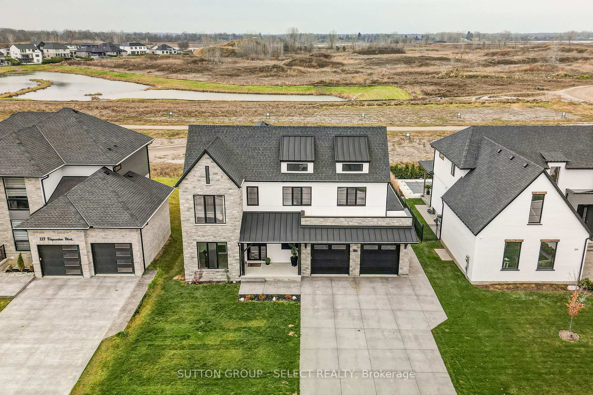 Property Photo: 113 Edgewater Boulevard ON N0L 1R0