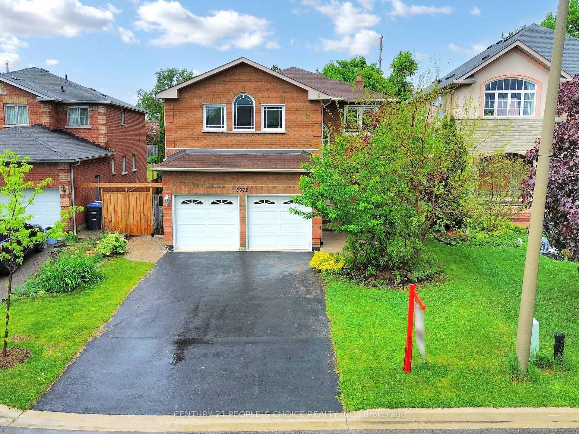 Photo de la propriété:  5972 Aquarius Court  ON L5M 4Z9 