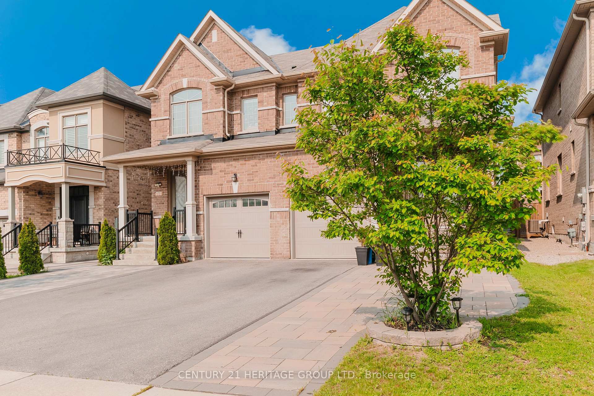Property Photo:  717 Yarfield Crescent  ON L3X 1C5 