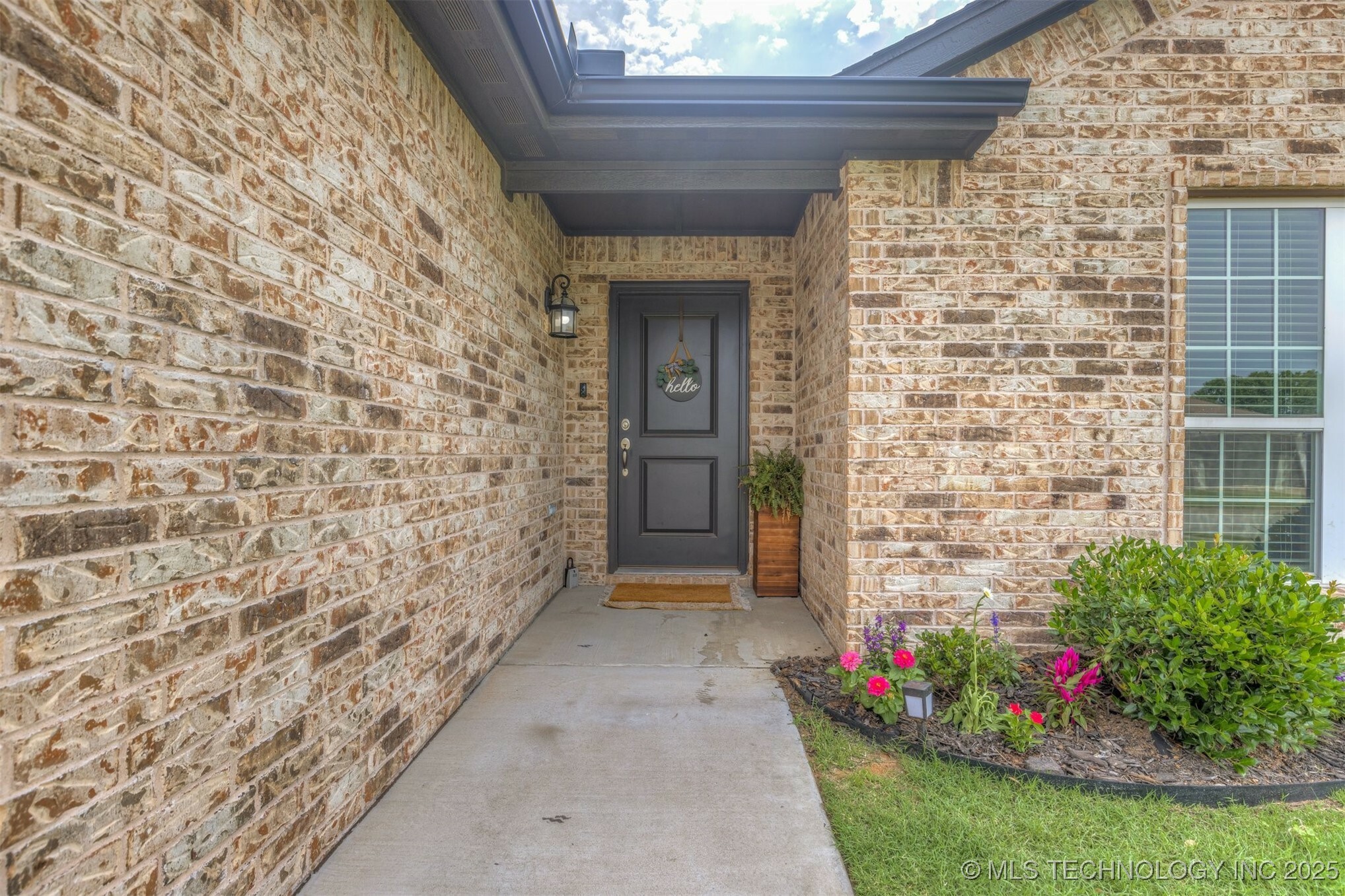 Property Photo: 413 S 48th Court OK 74014