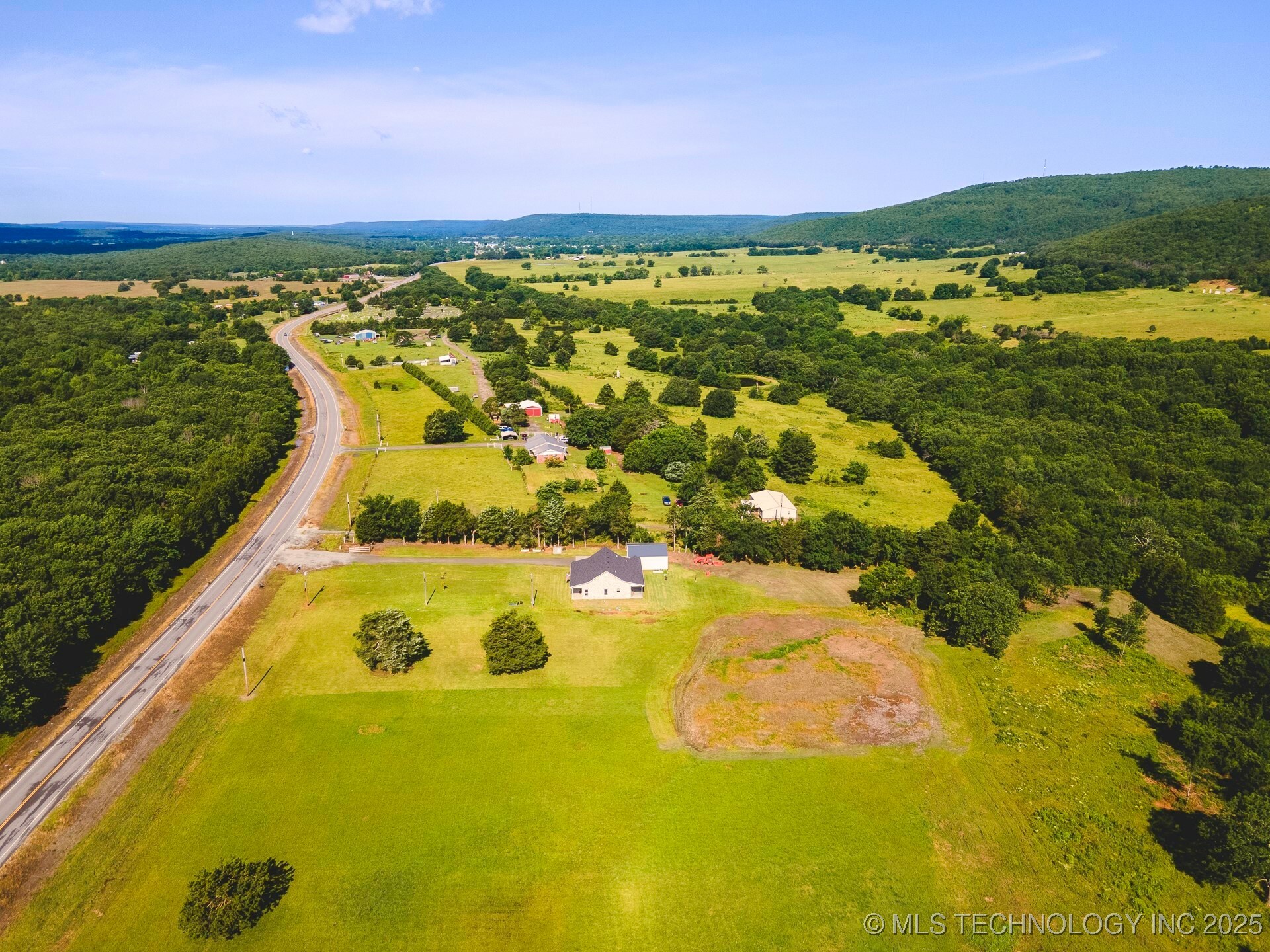Property Photo: 31245 W Hwy 31 OK 74552