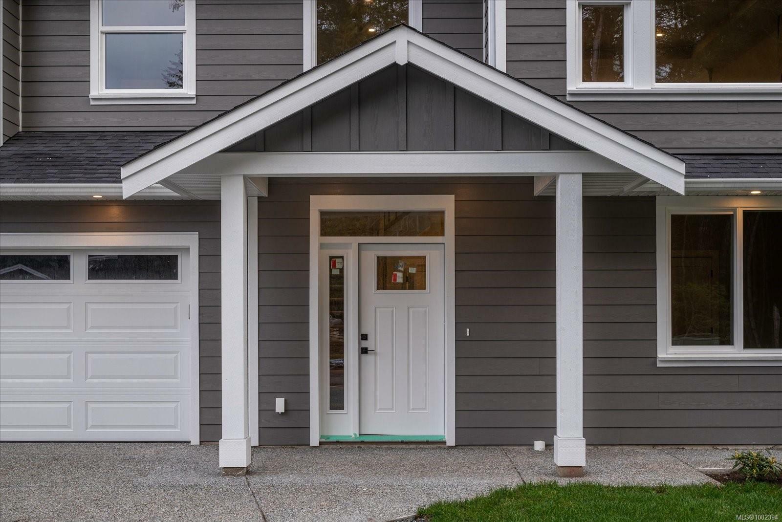 Property Photo: 811 Stringer Way BC V9G 0A7