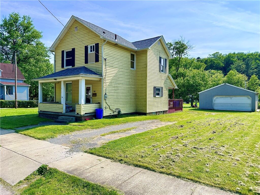 Property Photo:  1910 Hamilton St  PA 16101