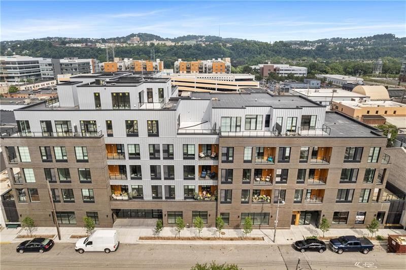 Property Photo:  2635 Penn Avenue 203  PA 15222 