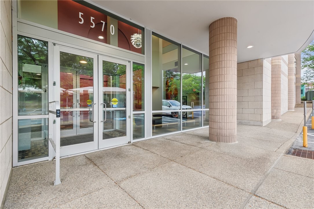 Property Photo: 5570 Centre Ave 306 PA 15232