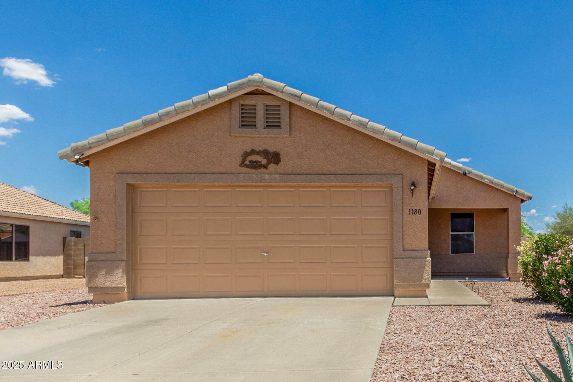 Property Photo:  1180 W Rosal Avenue  AZ 85120 
