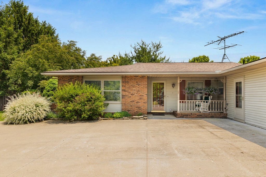 Property Photo: 1250 Hillcrest Dr. OH 44805