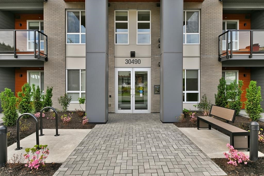 Property Photo: 30490 Cardinal Avenue 108 BC V2T 0C5