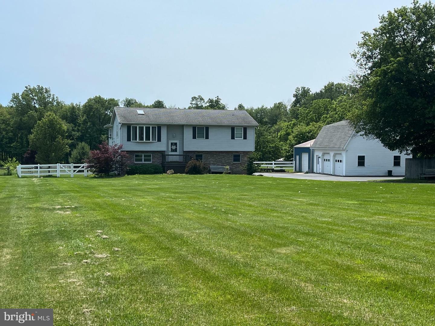 Property Photo: 6870 Old Route 22 PA 19507