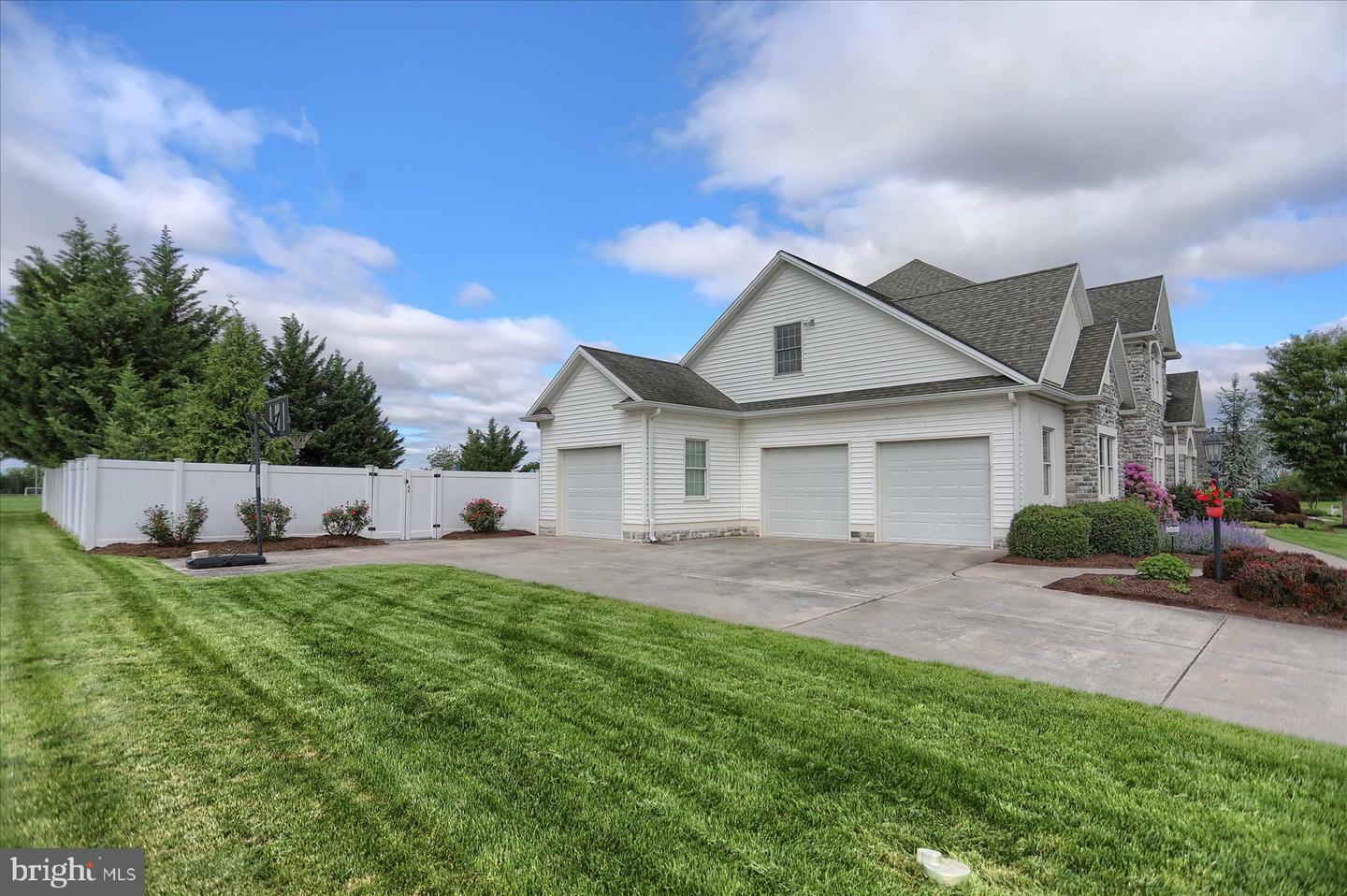 Property Photo: 1712 Morning Star Court PA 17055