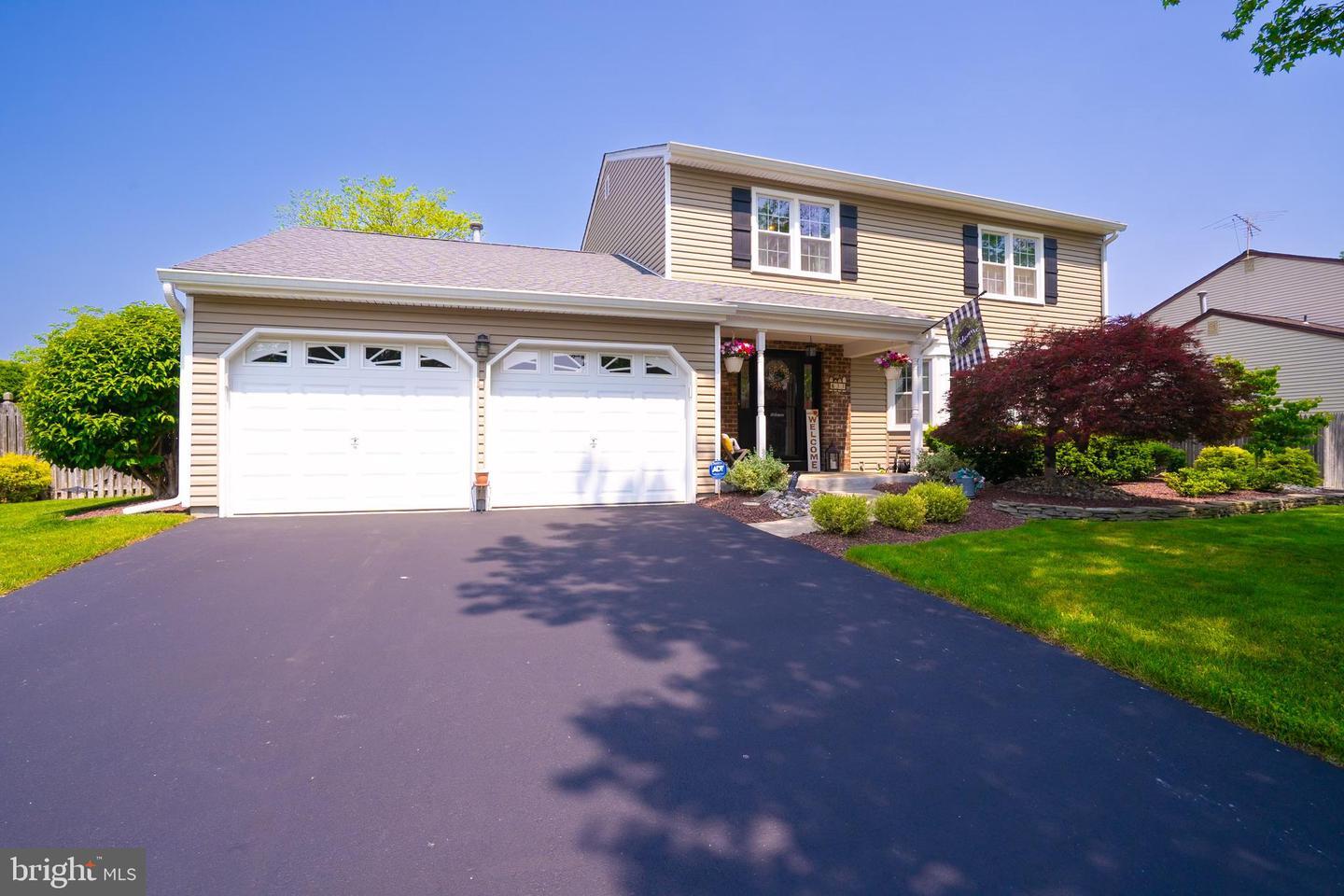 Property Photo: 33 Wetherhill Way NJ 08810