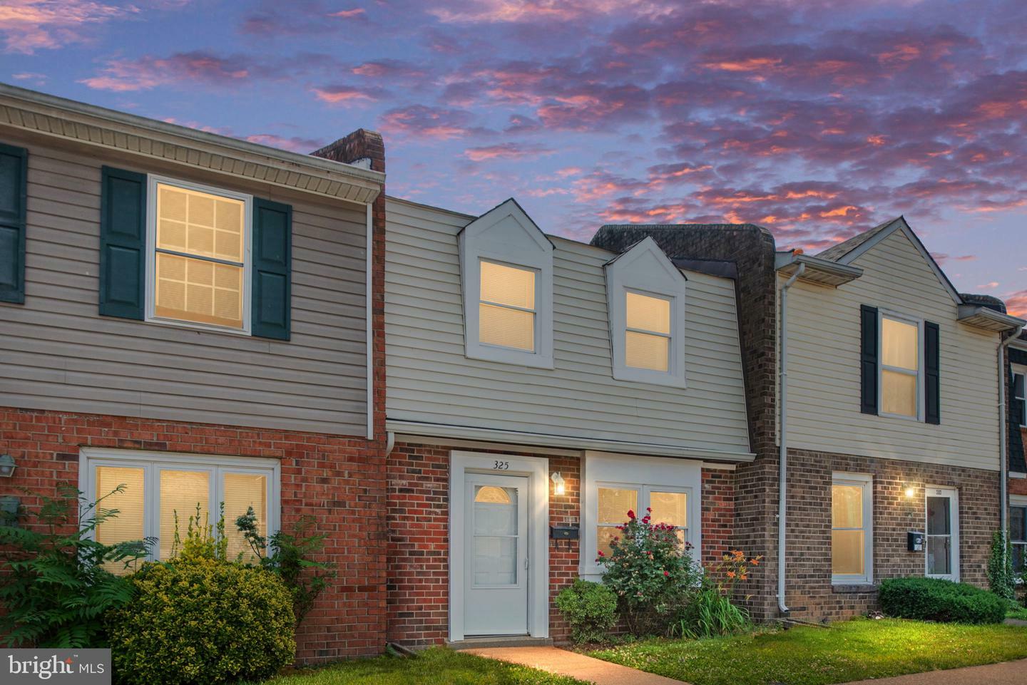 325 Brock Square  Fredericksburg VA 22401 photo
