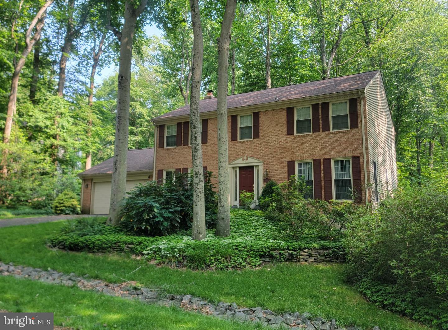 Property Photo: 11809 Grenadier Court VA 22039