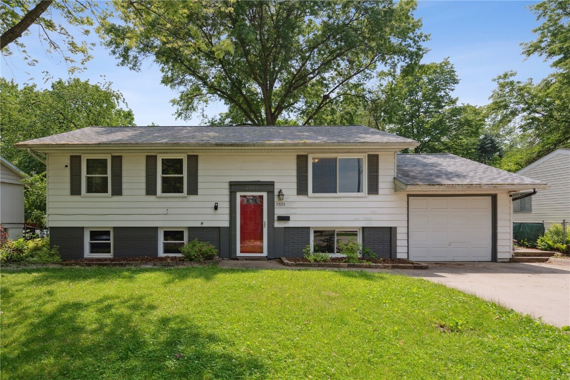 2323 Nevada Avenue  Iowa City IA 52240 photo