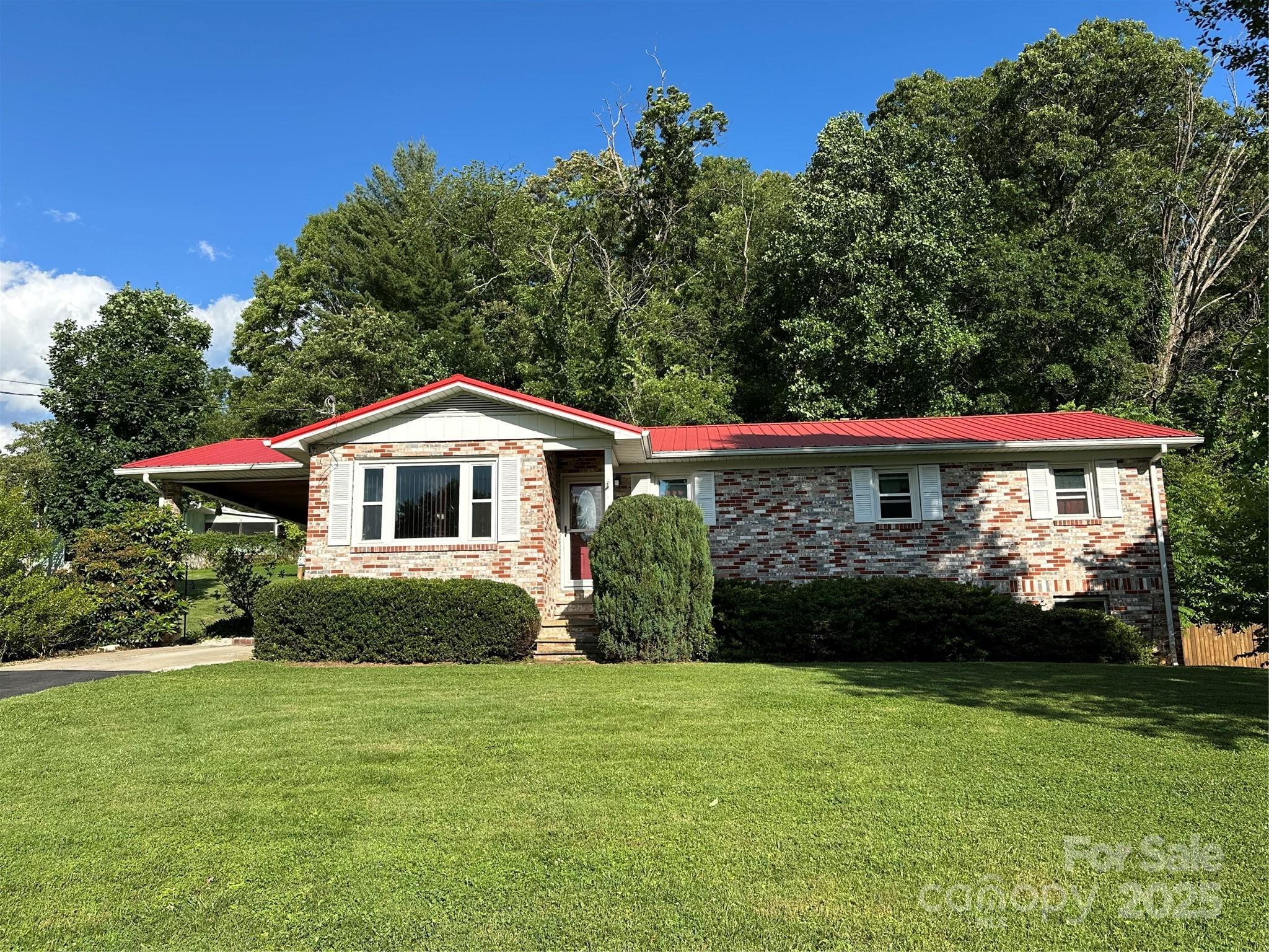 Property Photo: 135 Smathers Street NC 28721